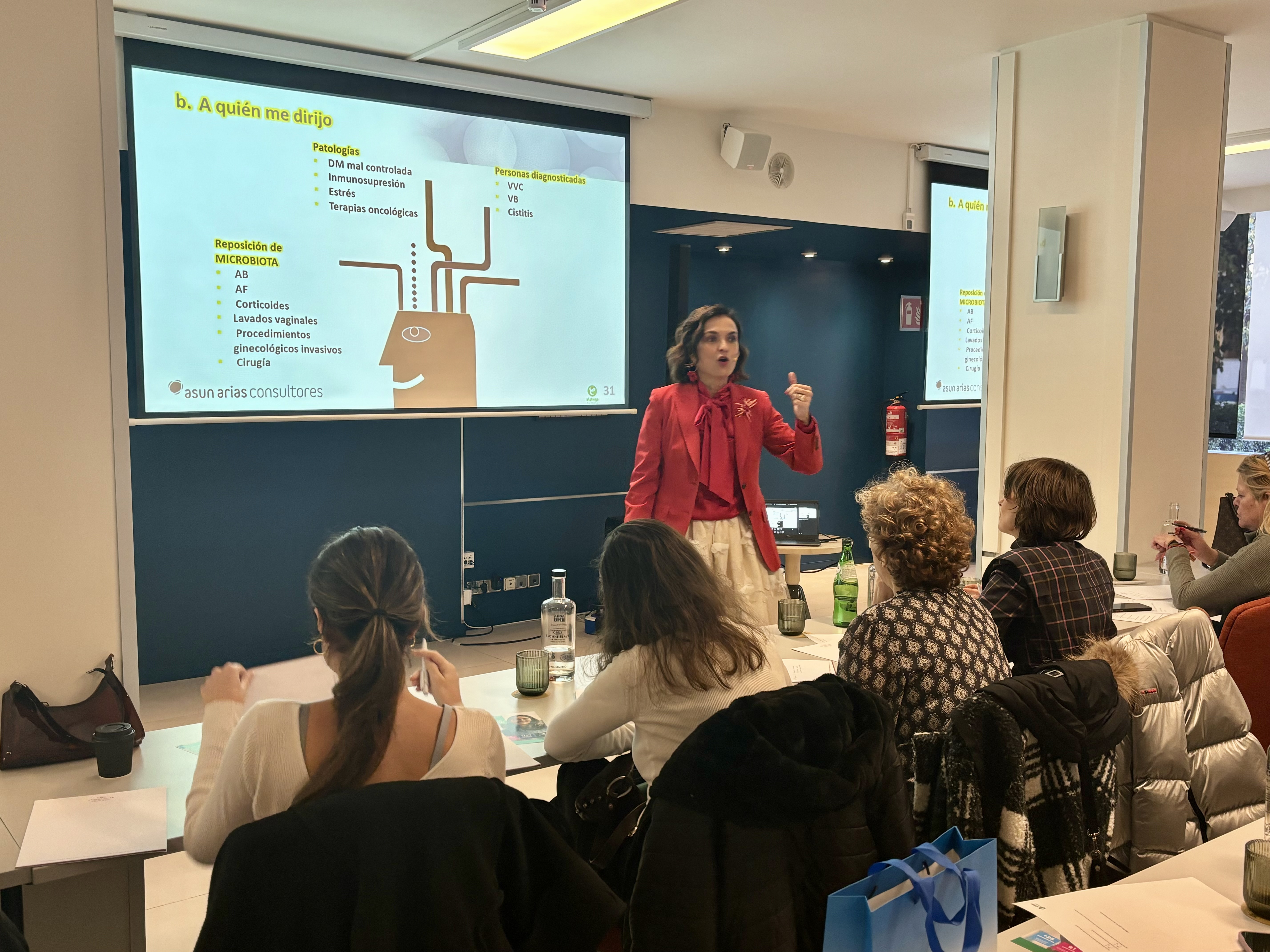 El síndrome genitourinario afecta al 90% de las mujeres postmenopáusicas en España, pero solo una de cada cuatro consulta al especialista 